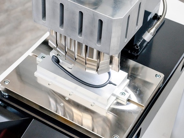 Ứng dụng máy hàn siêu âm nhựa trong sản xuất dụng cụ y tế