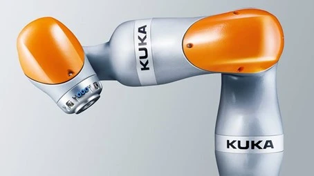 Độ chính xác của Robot Kuka trong vận hành dây chuyền lắp ráp