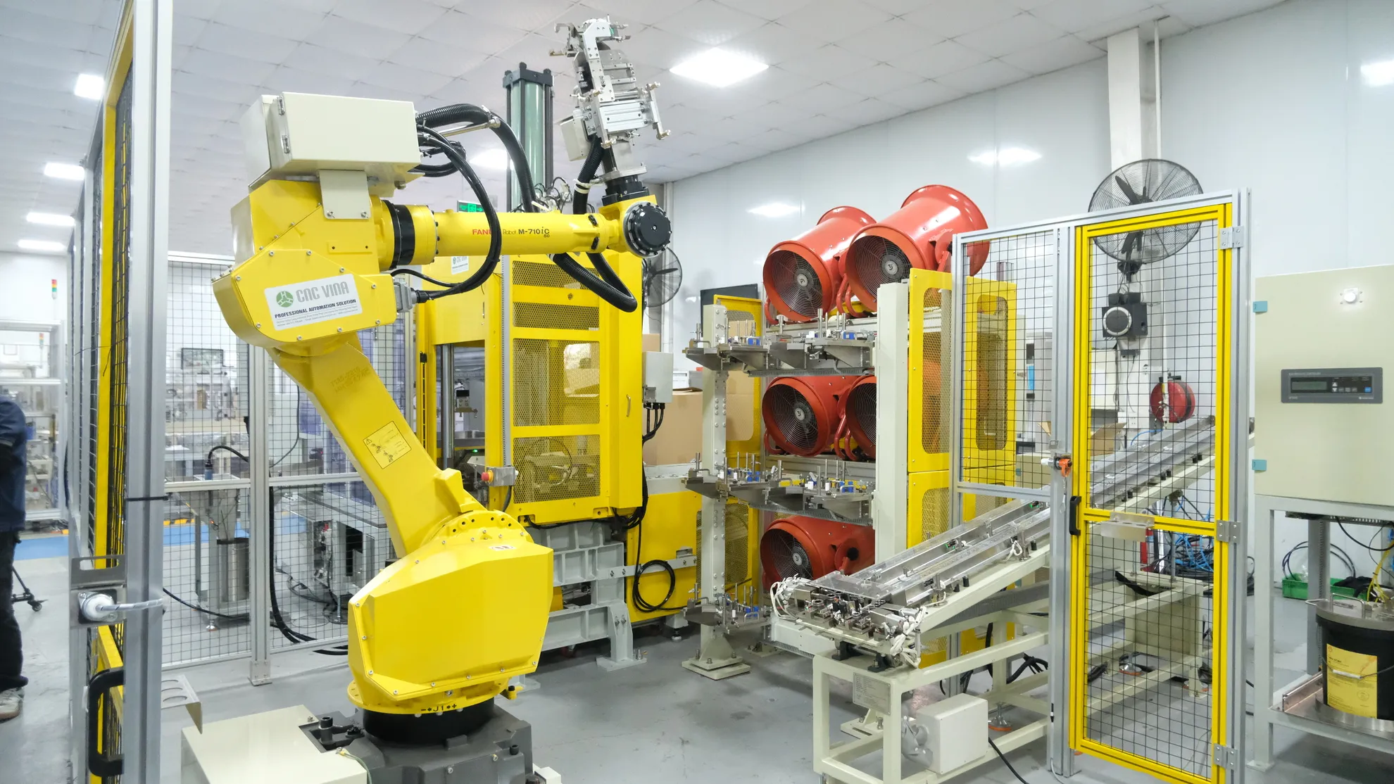 Ưu điểm của d&acirc;y chuyền lắp r&aacute;p tự động t&iacute;ch hợp robot