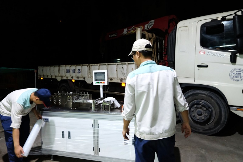 CNC-VINA xuất hàng máy sản xuất khẩu trang cho khách hàng tại Bắc Giang