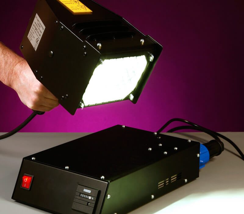 Những loại máy chiếu tia UV