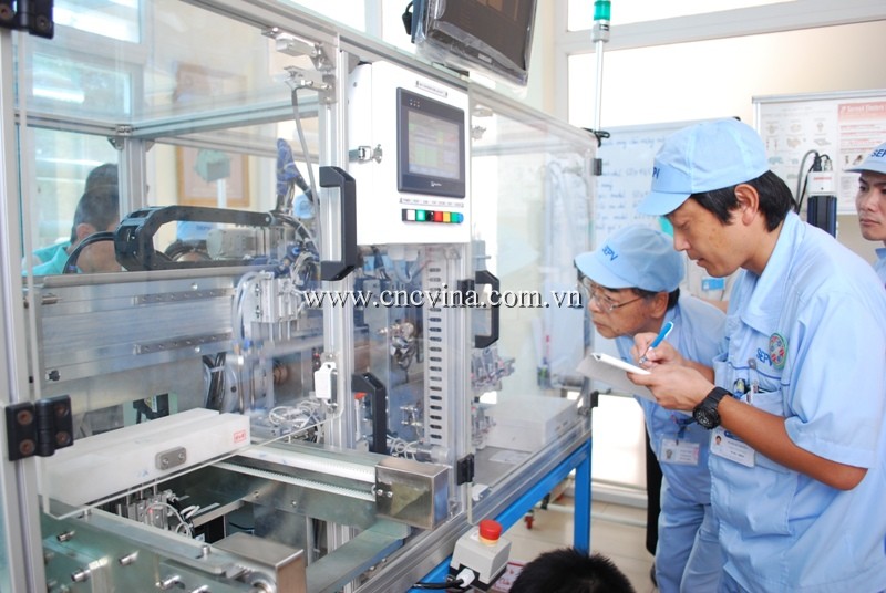 CNC-VINA chế tạo thành công máy dán màng kim loại cho Công ty Sumitomo