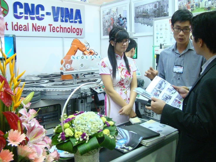 10 SỰ KIỆN NỔI BẬT TRONG NĂM 2013 CỦA CNC-VINA