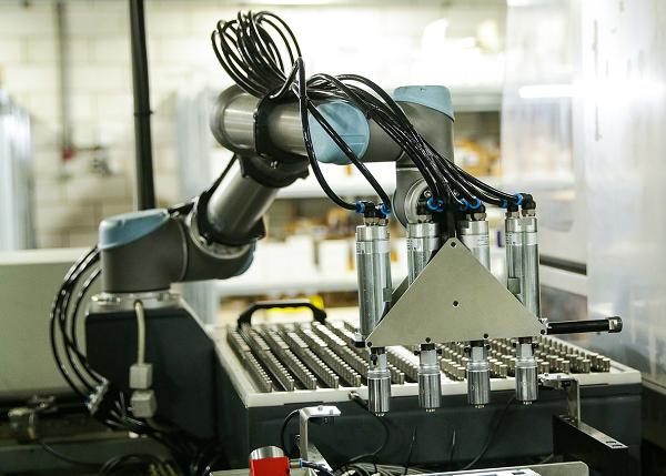 cobot robot cong tac trong lap rap