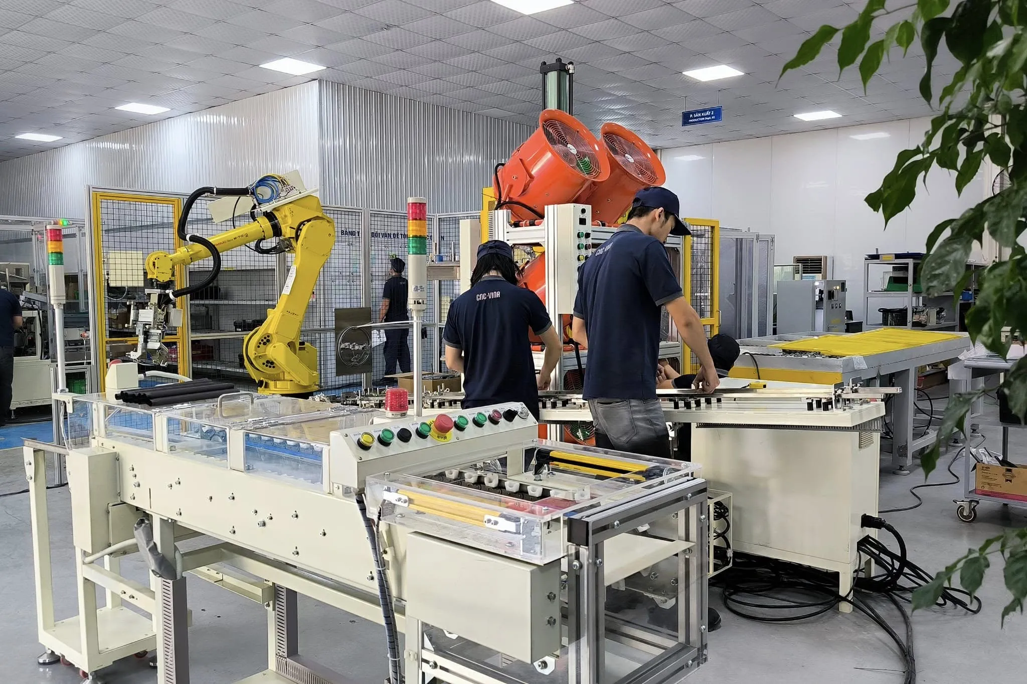 Lợi ích của robot công nghiệp trong tự động hóa dây chuyền đúc