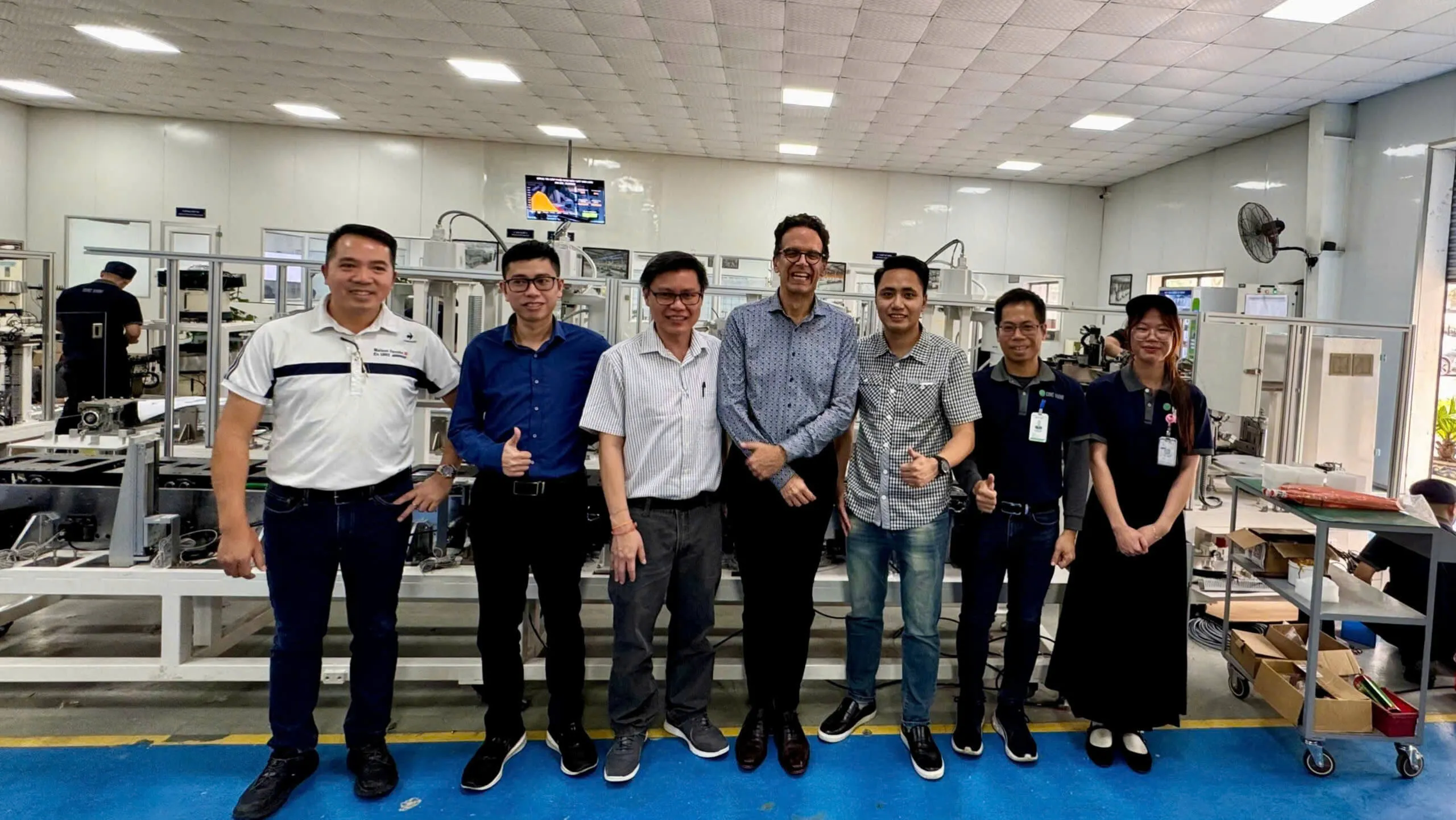 Lãnh đạo toàn cầu Tập đoàn Thiết bị y tế thăm và làm việc tại CNC VINA