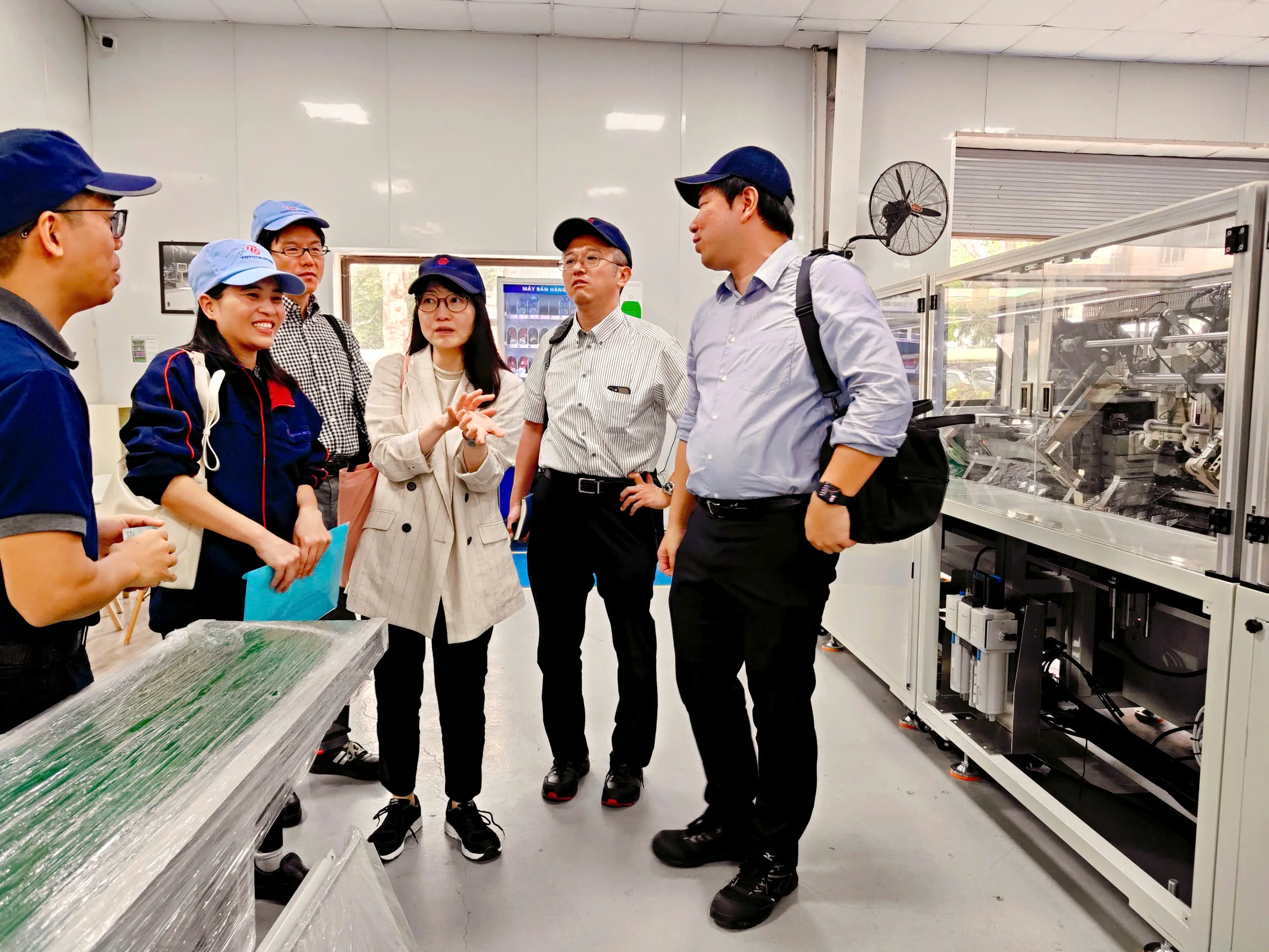 CNC VINA tiếp đón đoàn đại diện của Tập đoàn chuyên sản xuất phụ tùng ôtô Nhật Bản tham gia thảo luận Nhân quyền