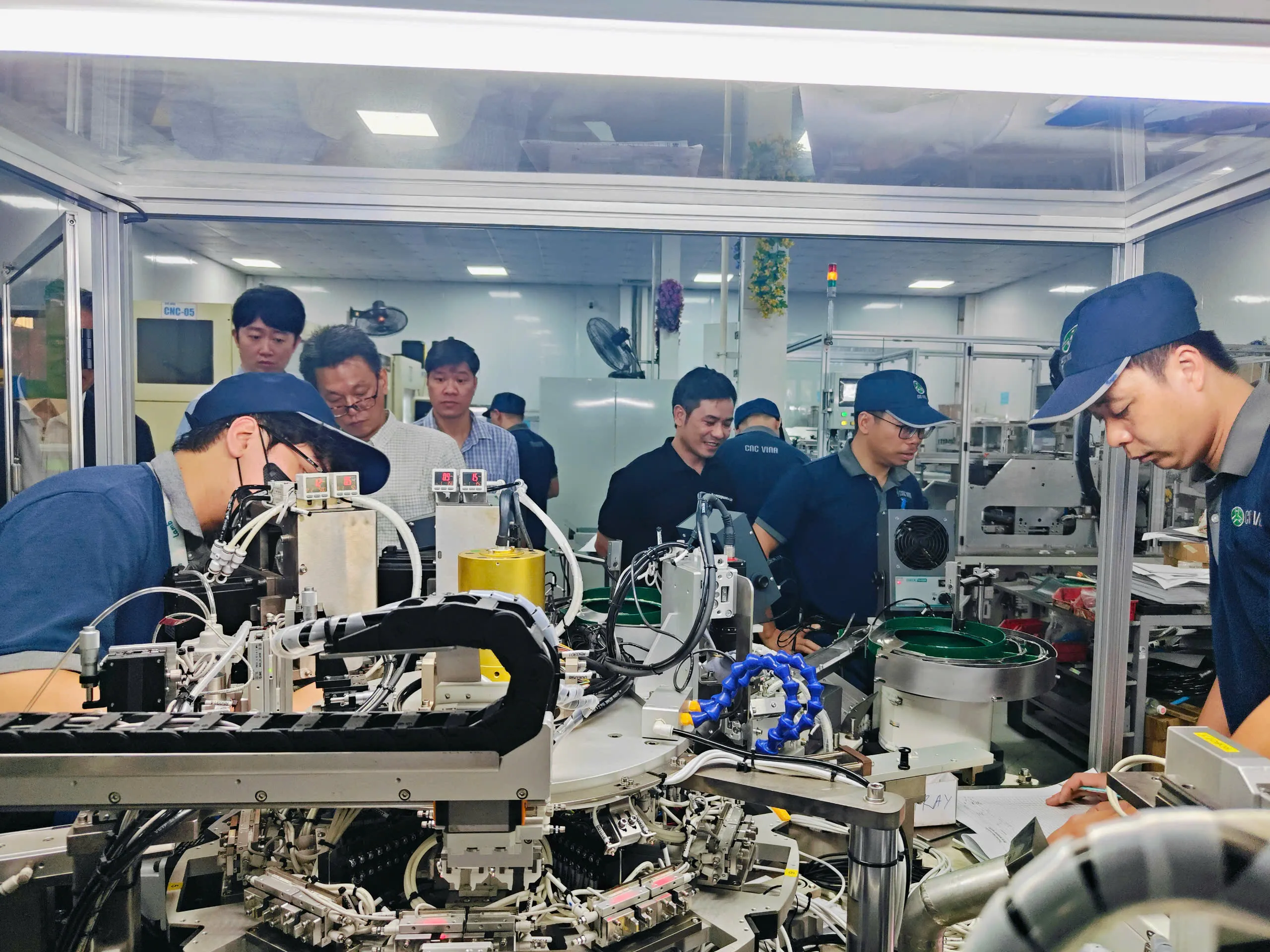 CNCVINA welcomes a delegation of Japanese clients for a visit and business meeting