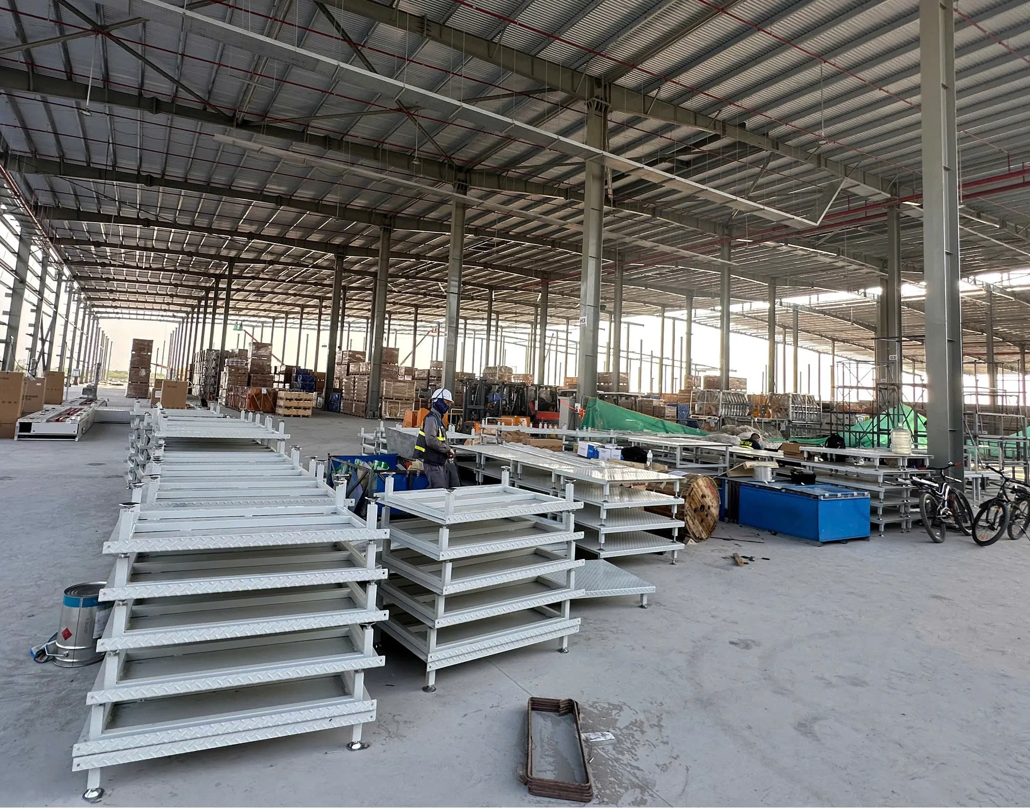 cnc vina quyet tam tang toc lam viec xuyen le
