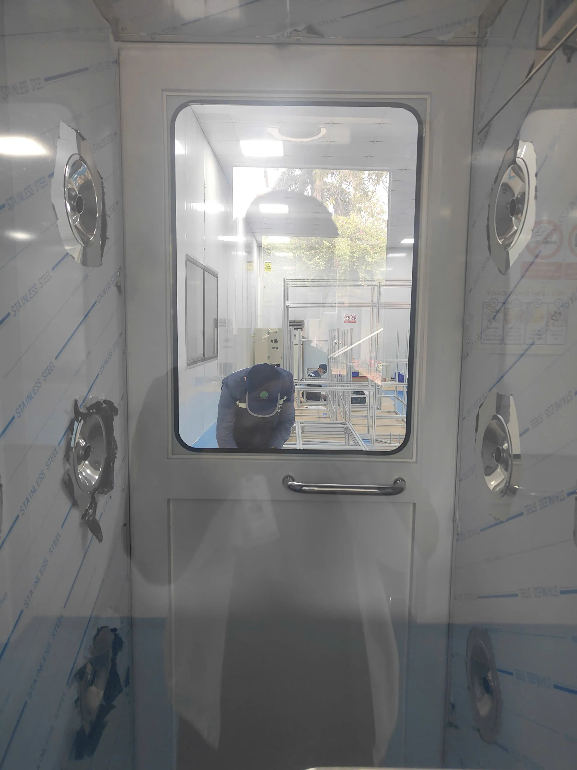 Hệ thống cửa liên động phòng sạch CNC VINA he thong cua lien dong phong sach cnc vina