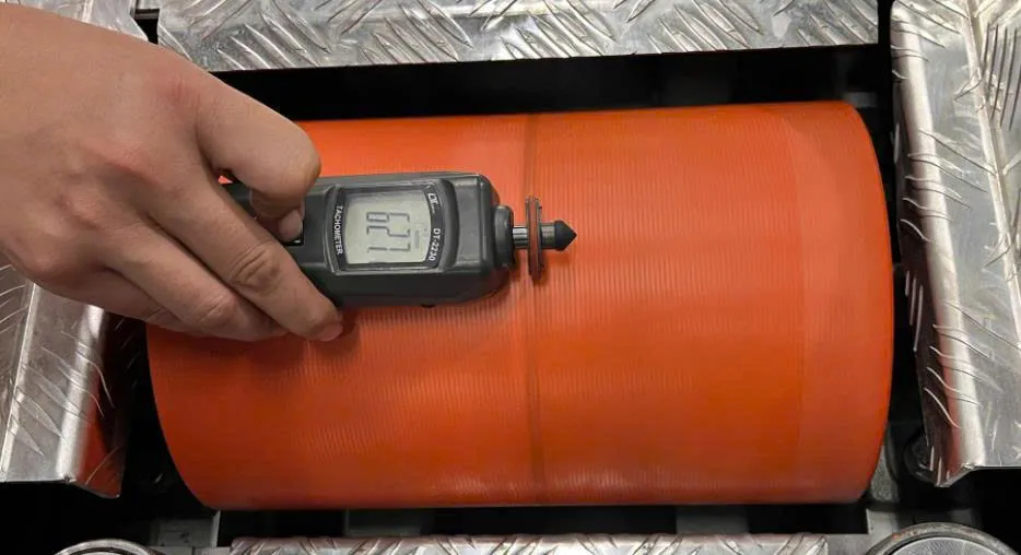 Thiết bị test tốc độ và còi trong dây chuyền sản xuất xe máy điện có vai trò như thế nào?