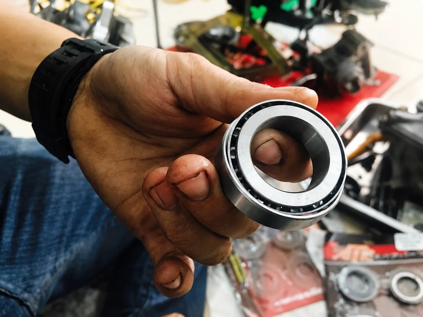 Những lỗi thường gặp trong quá trình ép bát phốt xe máy điện và cách khắc phục Những lỗi thường gặp trong quá trình ép bát phốt xe máy điện và cách khắc phục