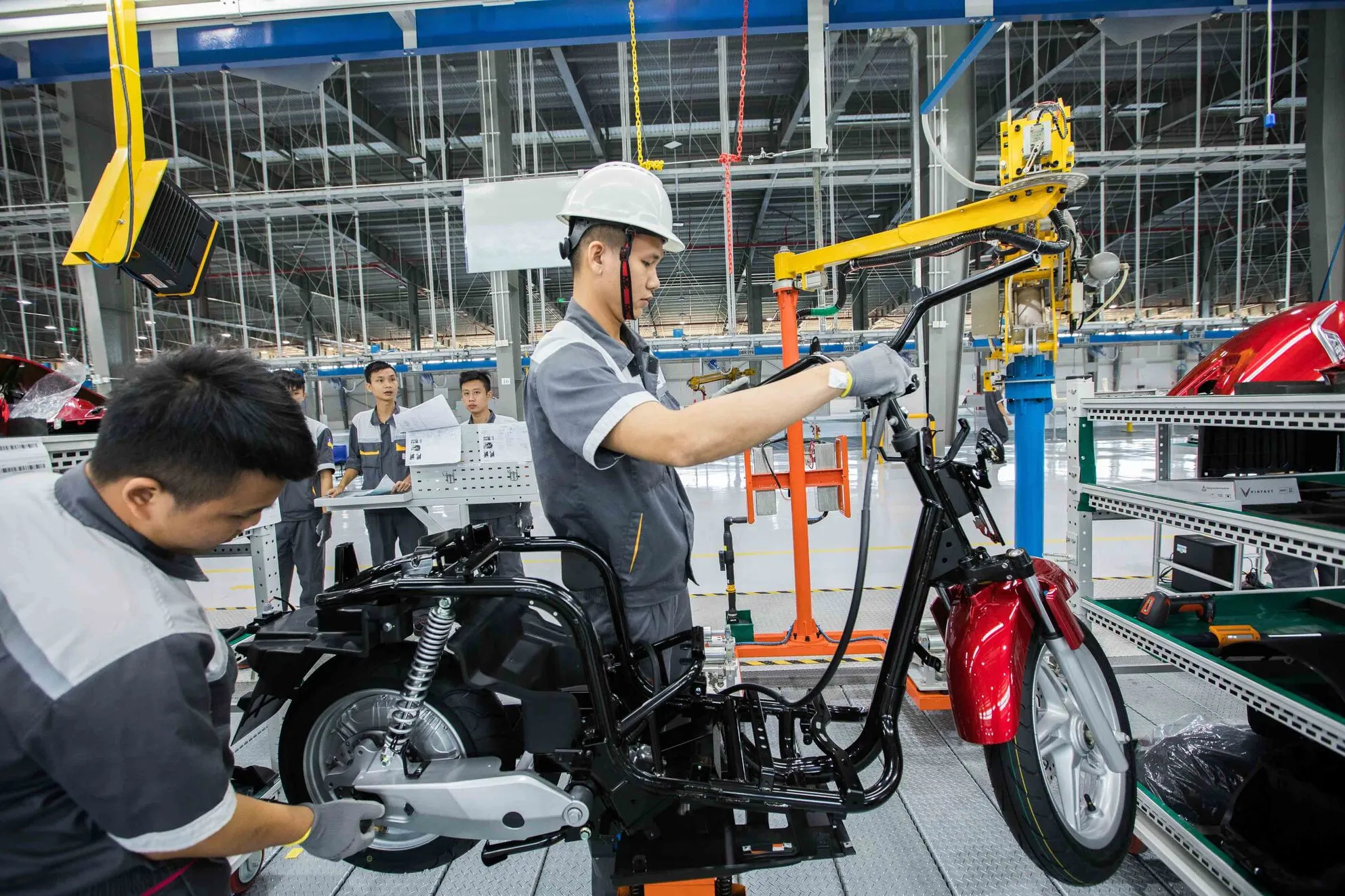 Nguy&ecirc;n nh&acirc;n g&acirc;y ra lỗi khắc mờ, sai k&yacute; tự hoặc sai vị tr&iacute; tr&ecirc;n khung xe m&aacute;y điện