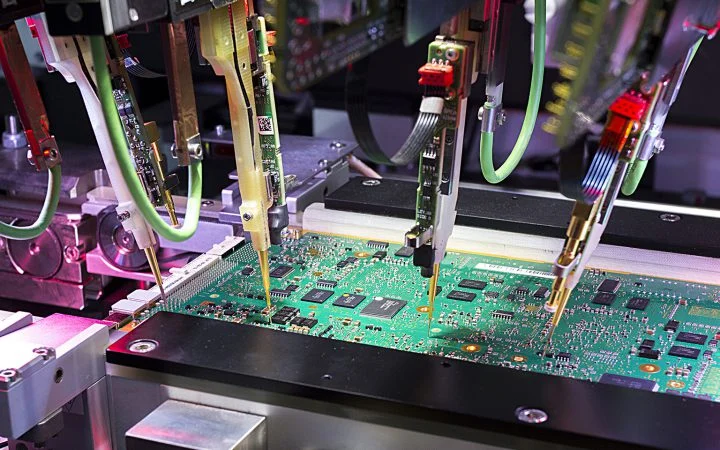 Máy kiểm tra bảng mạch điện tử cải thiện hiệu quả trong sản xuất như thế nào?